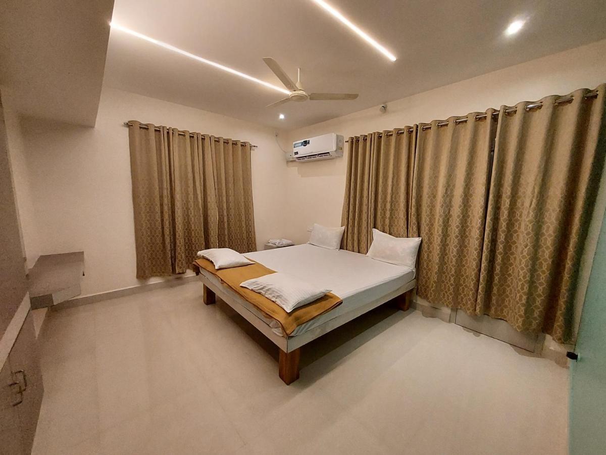Srirangam Service Apartment Tiruchirappalli Екстер'єр фото