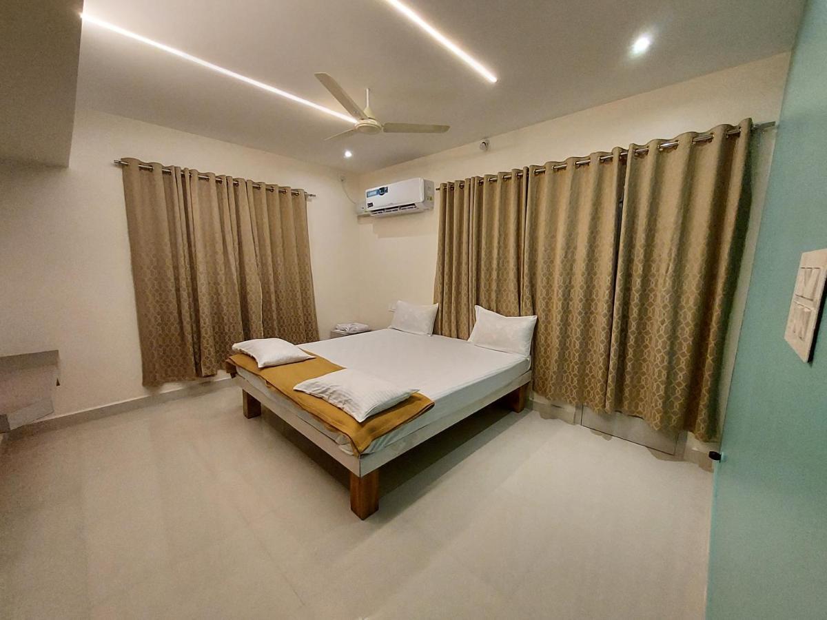 Srirangam Service Apartment Tiruchirappalli Екстер'єр фото