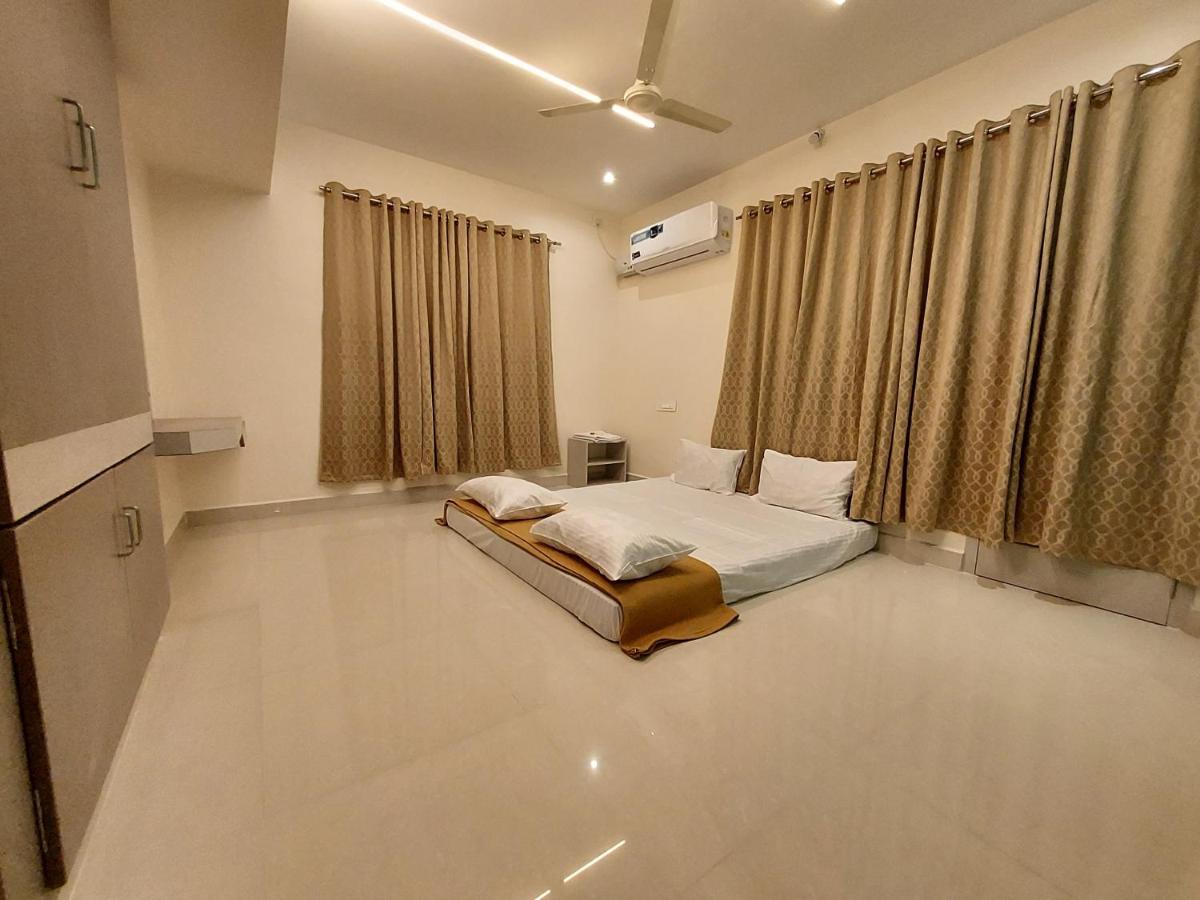 Srirangam Service Apartment Tiruchirappalli Екстер'єр фото