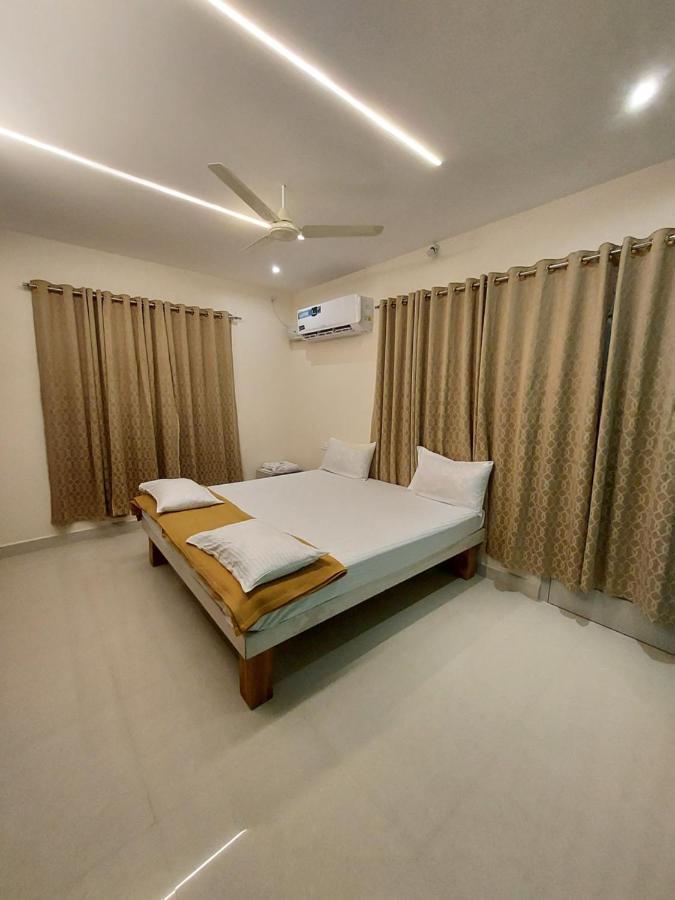 Srirangam Service Apartment Tiruchirappalli Екстер'єр фото