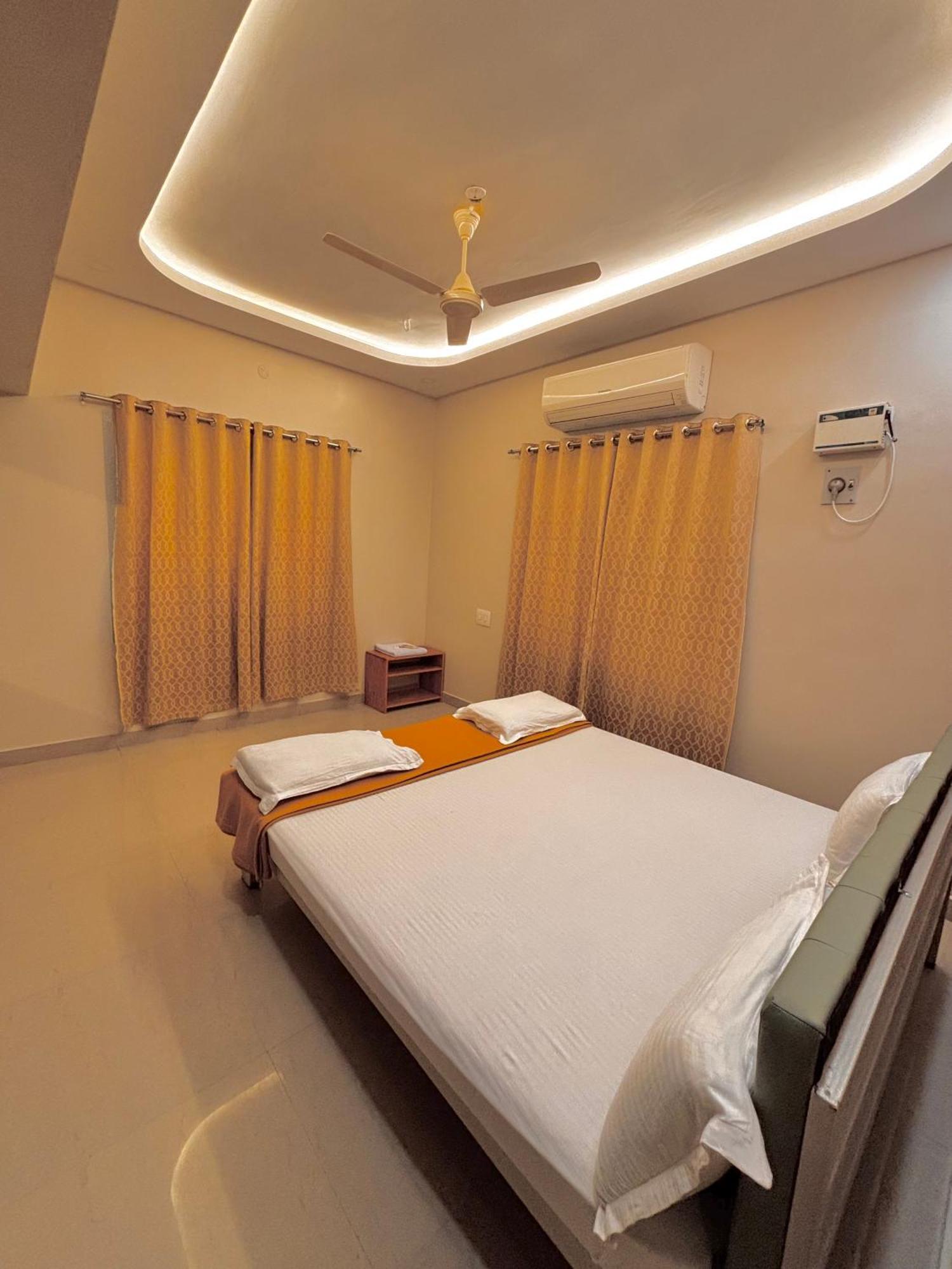 Srirangam Service Apartment Tiruchirappalli Екстер'єр фото